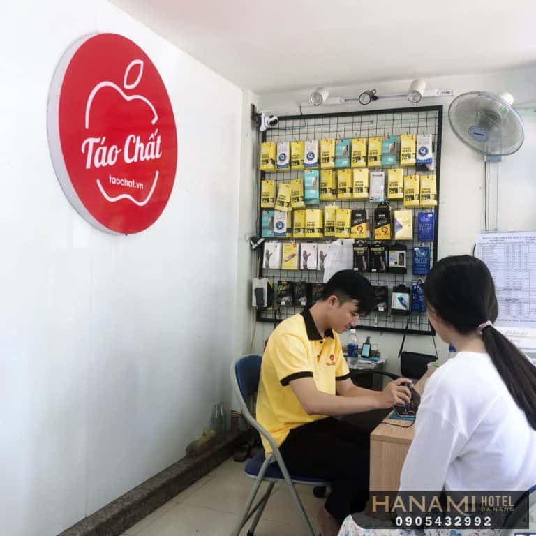 best iPhone screen replacement addresses in Da Nang