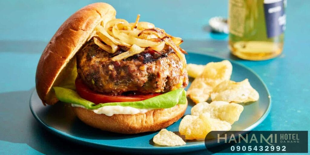 Hamburger là gì? Lý do món ăn này phổ biến 2 Hamburger là gì