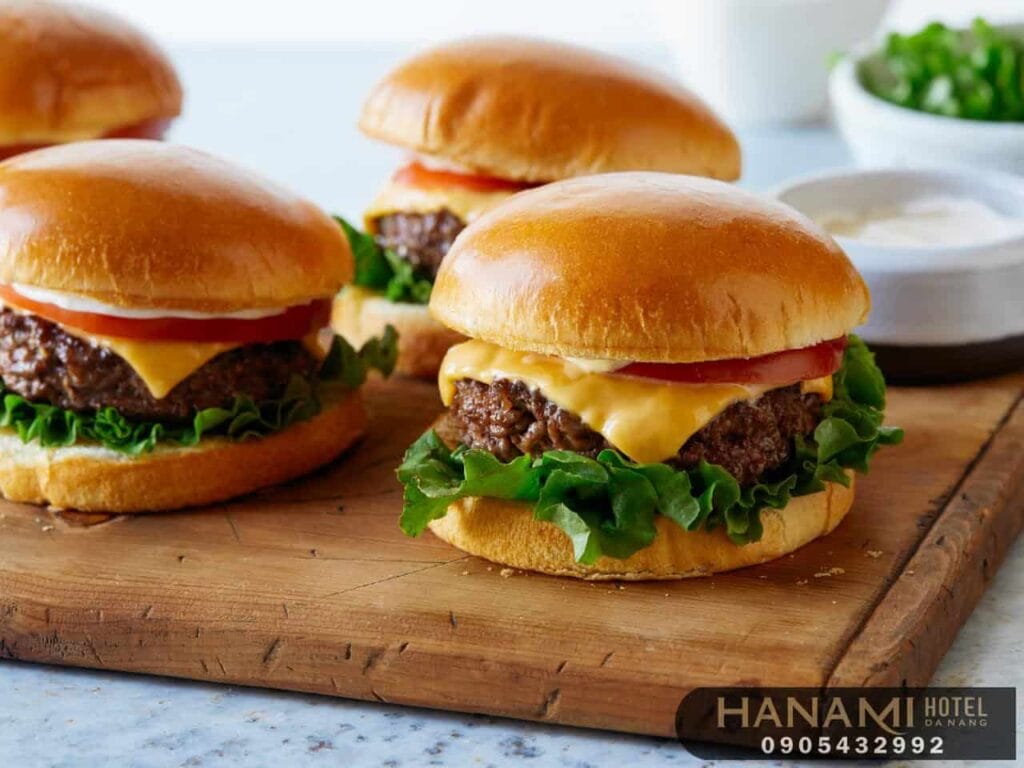 Hamburger là gì? Lý do món ăn này phổ biến 3 Hamburger là gì