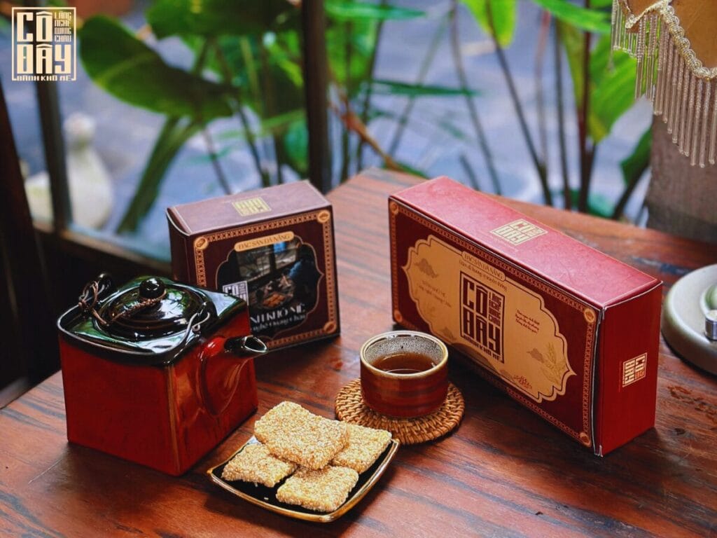 Bánh khô mè Cô Đây Quang Châu - Món quà tặng của Quê hương 1 Bánh khô mè Cô Đây Quang Châu - Đặc sản làm quà Đà Nẵng.