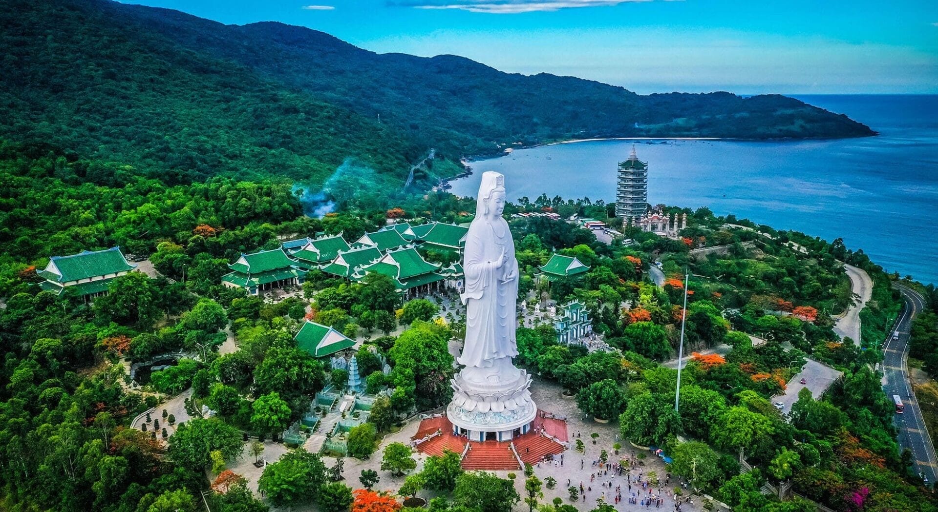 8/3 đi chơi ở đâu? 10 địa chỉ đi chơi cùng người thương tại Đà Nẵng 3 Bán đảo Sơn Trà
